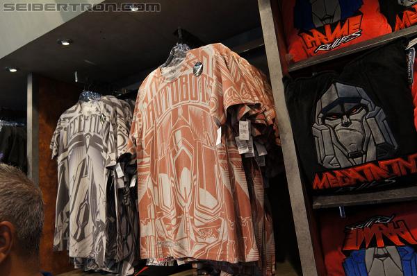 Universal Studios Hollywood - Transformers The Ride 3D: Transformers The Ride 3D - Supply Vault Store - Transformers Event: DSC03918