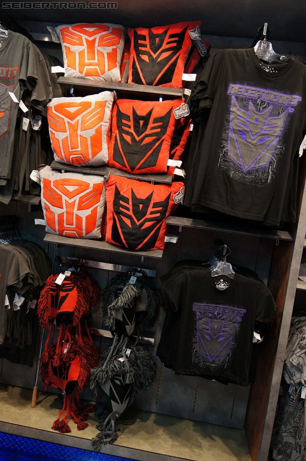 Transformers News: Seibertron.com's tour of Transformers The Ride 3D at Universal Studios Hollywood - Part 2: Image