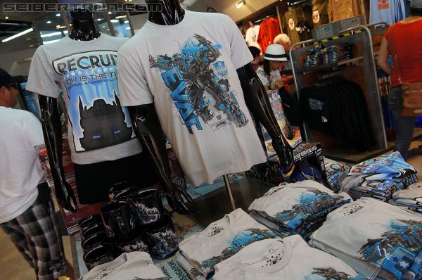 Universal Studios Hollywood - Transformers The Ride 3D: Transformers The Ride 3D - Supply Vault Store - Transformers Event: DSC03936