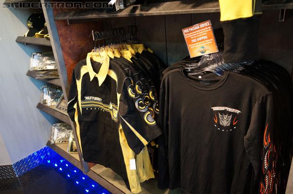 Universal Studios Hollywood - Transformers The Ride 3D: Transformers The Ride 3D - Supply Vault Store - Transformers Event: DSC03940
