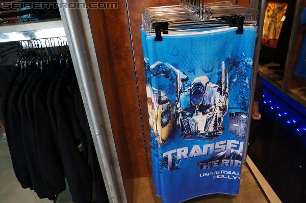 Universal Studios Hollywood - Transformers The Ride 3D: Transformers The Ride 3D - Supply Vault Store - Transformers Event: DSC03944