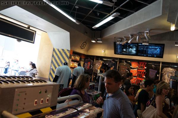 Universal Studios Hollywood - Transformers The Ride 3D: Transformers The Ride 3D - Supply Vault Store - Transformers Event: DSC03961