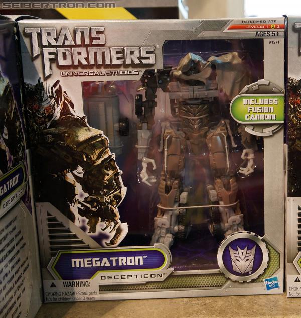 Universal Studios Hollywood - Transformers The Ride 3D: Transformers The Ride 3D - Supply Vault Store - Transformers Event: DSC03965a