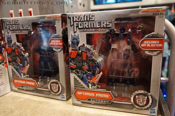 Universal Studios Hollywood - Transformers The Ride 3D: Transformers The Ride 3D - Supply Vault Store - Transformers Event: DSC03966