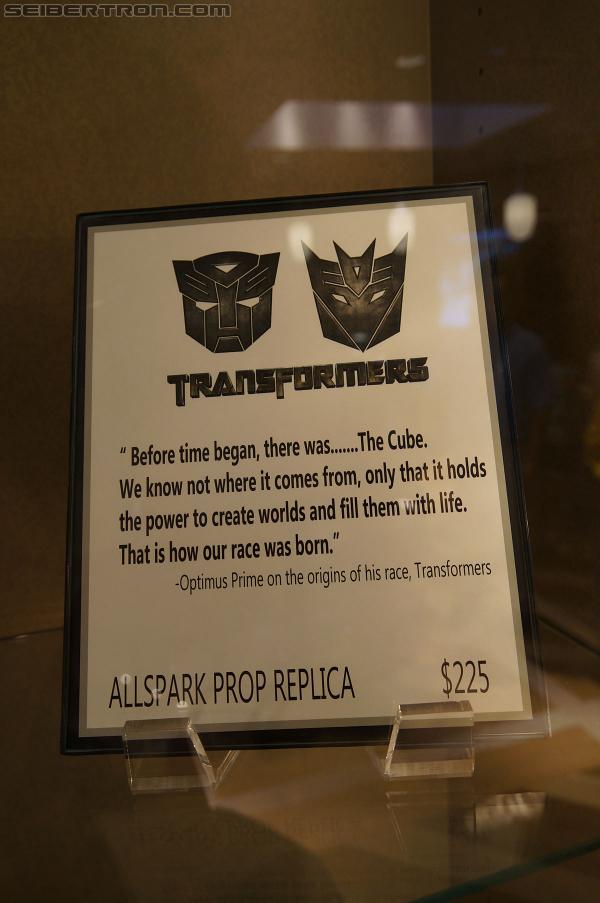 Universal Studios Hollywood - Transformers The Ride 3D: Transformers The Ride 3D - Supply Vault Store - Transformers Event: DSC04236