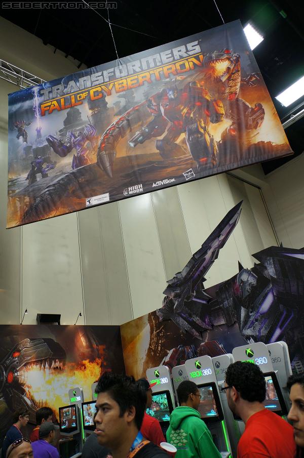 SDCC 2012: Activision Fall of Cybertron Panel and Booth - Transformers Event: DSC01691