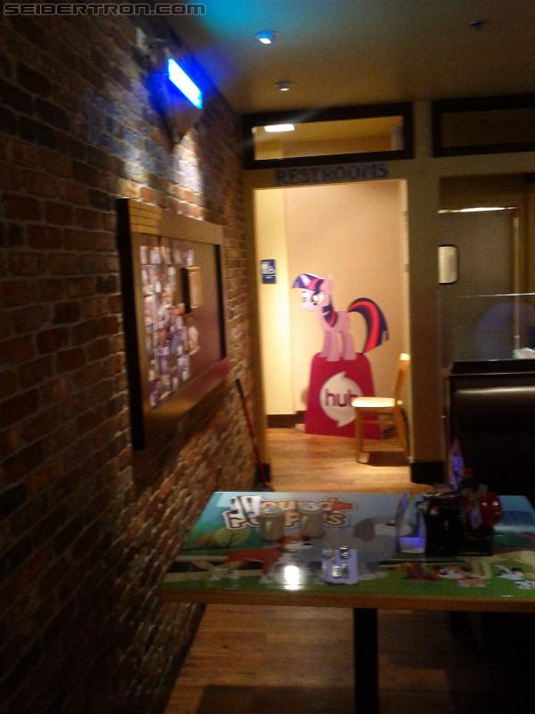 SDCC 2012: The Hub takes over San Diego Restaurant - Transformers Event: IMG 20120712 220109