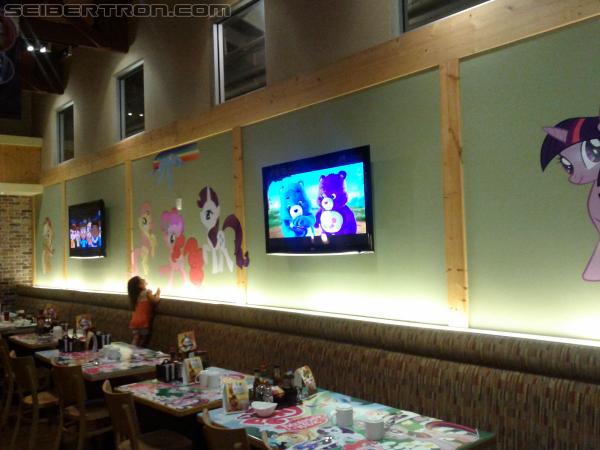 SDCC 2012: The Hub takes over San Diego Restaurant - Transformers Event: IMG 20120712 220205