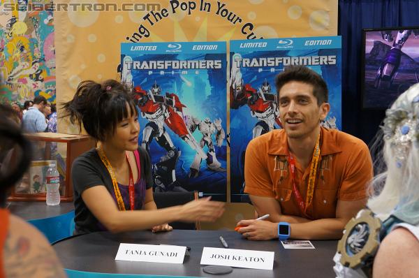 SDCC 2012 - Seibertron.com visits with Transformers Prime's Jack and Miko