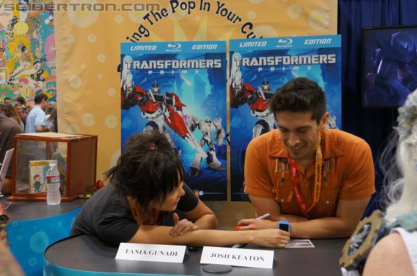 SDCC 2012 - Seibertron.com visits with Transformers Prime's Jack and Miko