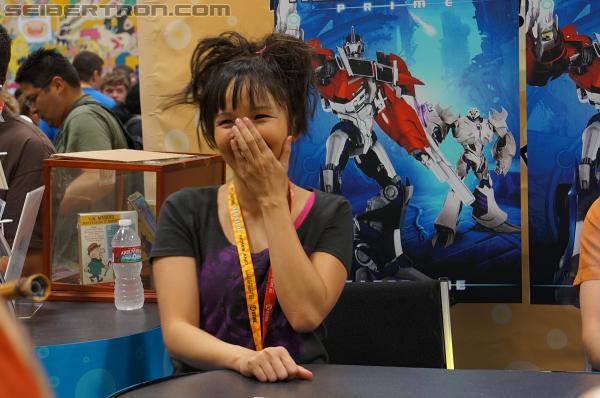 SDCC 2012: Seibertron.com visits with Transformers Prime's Jack and Miko - Transformers Event: DSC02995