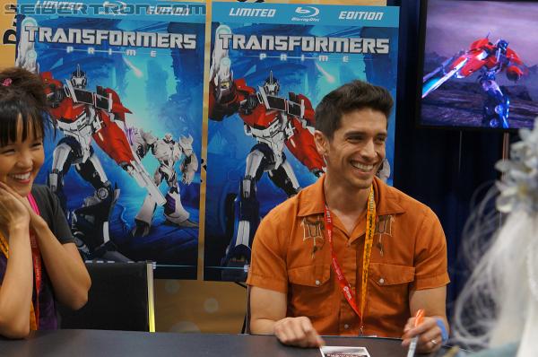 SDCC 2012 - Seibertron.com visits with Transformers Prime's Jack and Miko