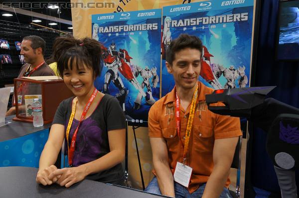 SDCC 2012: Seibertron.com visits with Transformers Prime's Jack and Miko - Transformers Event: DSC03049