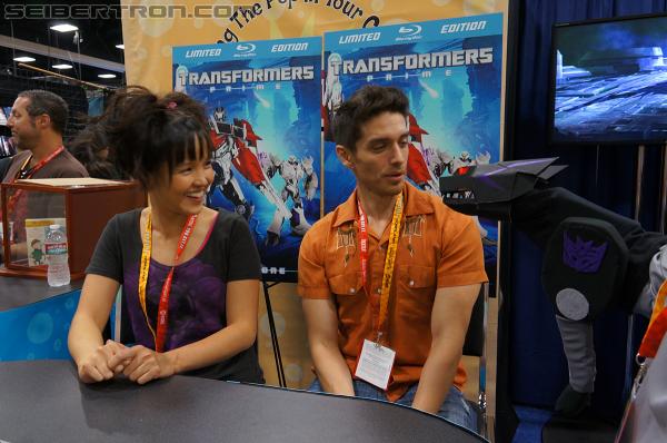 SDCC 2012: Seibertron.com visits with Transformers Prime's Jack and Miko - Transformers Event: DSC03050