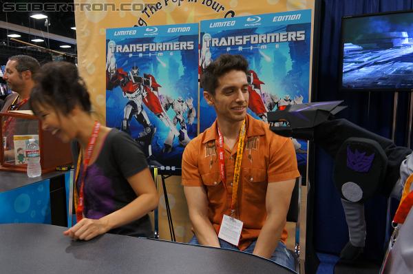 SDCC 2012: Seibertron.com visits with Transformers Prime's Jack and Miko - Transformers Event: DSC03052
