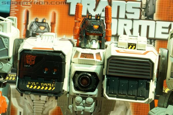 Toy Fair 2013: Transformers Titan Class Metroplex - Transformers Event: DSC02026
