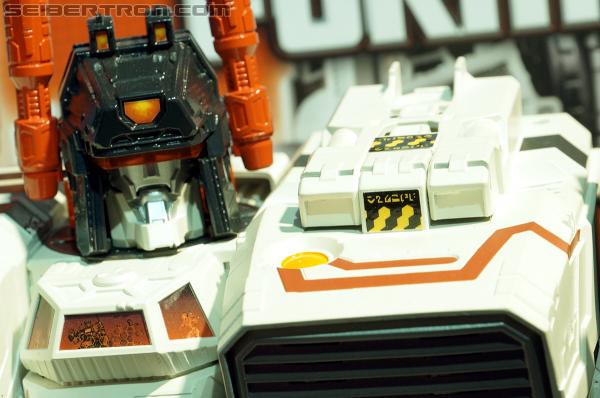 Toy Fair 2013: Transformers Titan Class Metroplex - Transformers Event: DSC02035