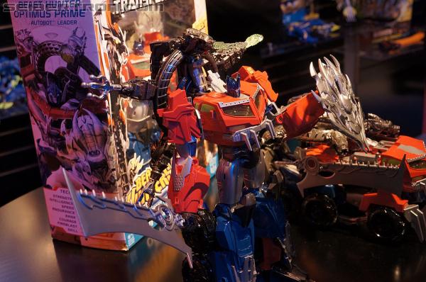 Toy Fair 2013: Transformers Prime "Beast Hunters" - Transformers Event: DSC02132
