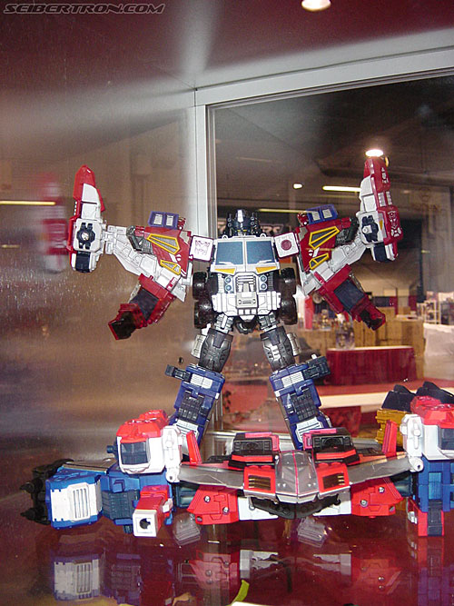 OTFCC 2004: Day 1: Friday Night - Transformers Event: Energon Wing Convoy (US name unknown)