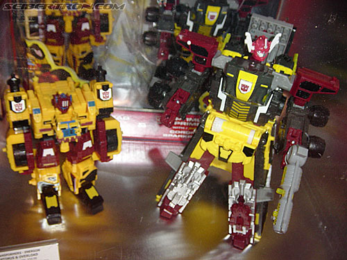 OTFCC 2004: Day 1: Friday Night - Transformers Event: Costco exclusive repaints of Armada Optimus Prime and Overload in Energon packaging