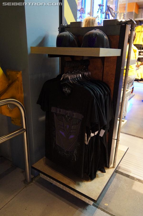 Transformers: The Ride - 3D Grand Opening at Universal Orlando Resort: Supply Vault - Transformers Event: DSC04071
