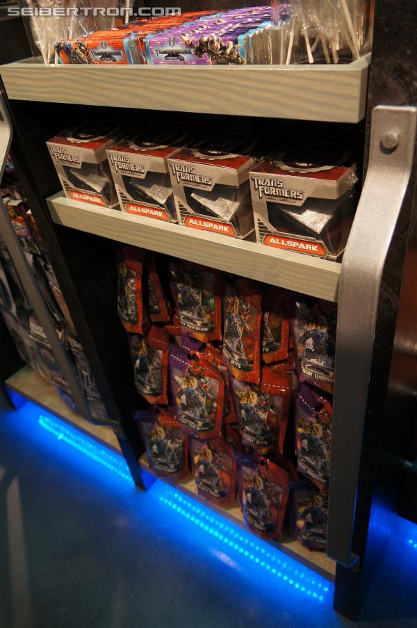 Transformers: The Ride - 3D Grand Opening at Universal Orlando Resort: Supply Vault - Transformers Event: DSC04104