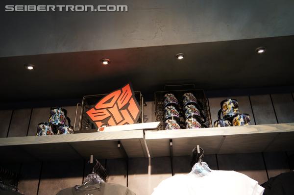 Transformers: The Ride - 3D Grand Opening at Universal Orlando Resort: Supply Vault - Transformers Event: DSC04110