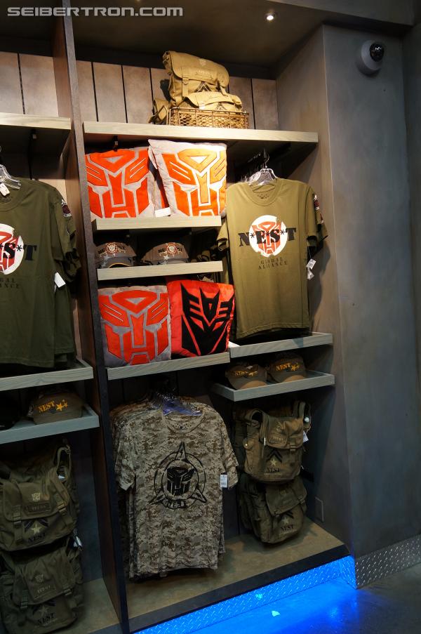 Transformers: The Ride - 3D Grand Opening at Universal Orlando Resort: Supply Vault - Transformers Event: DSC04121