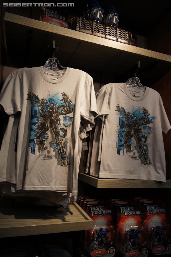 Transformers: The Ride - 3D Grand Opening at Universal Orlando Resort: Supply Vault - Transformers Event: DSC04148