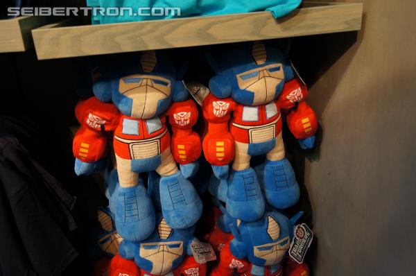 Transformers: The Ride - 3D Grand Opening at Universal Orlando Resort: Supply Vault - Transformers Event: DSC04156