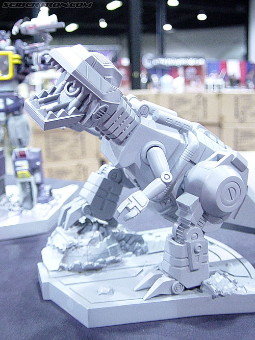 OTFCC 2004: Day 2: Saturday - Transformers Event: Palisade Statue's Grimlock