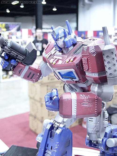 OTFCC 2004: Day 2: Saturday - Transformers Event: Palisade Statue's Optimus Prime