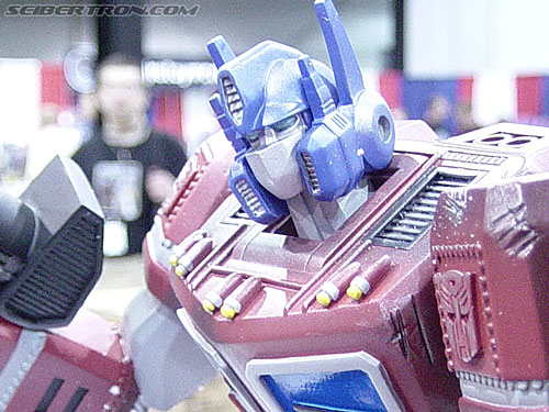 OTFCC 2004: Day 2: Saturday - Transformers Event: Palisade Statue's Optimus Prime