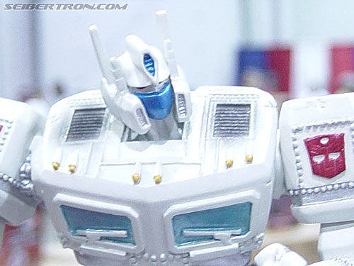 OTFCC 2004: Day 2: Saturday - Transformers Event: Palisade Statue's Ultra Magnus