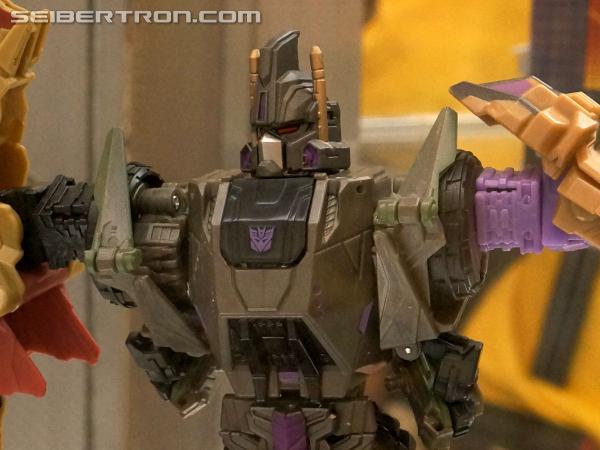 BotCon 2013: Hasbro Display: Platinum Edition - Transformers Event: DSC06306b