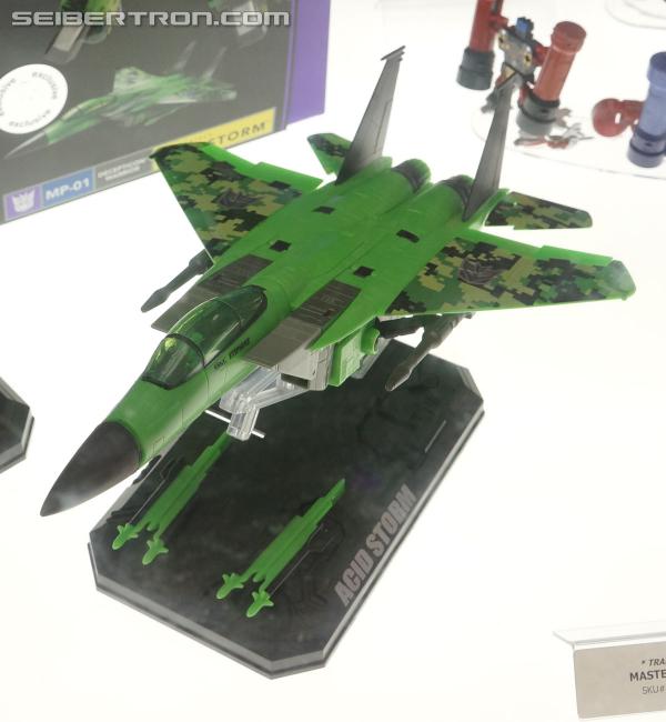BotCon 2013: Hasbro Display: Masterpieces - Transformers Event: DSC06221a