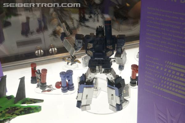 BotCon 2013: Hasbro Display: Masterpieces - Transformers Event: DSC06228