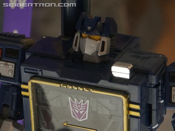 BotCon 2013: Hasbro Display: Masterpieces - Transformers Event: DSC06311a