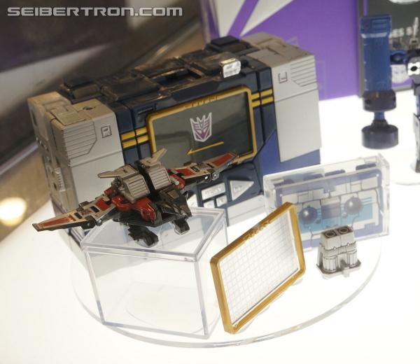 BotCon 2013: Hasbro Display: Masterpieces - Transformers Event: DSC06312a