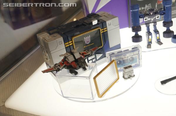 Transformers News: BotCon 2013 Coverage: Transformers Masterpiece BotCon 2013 Coverage: Transformers Masterpiece