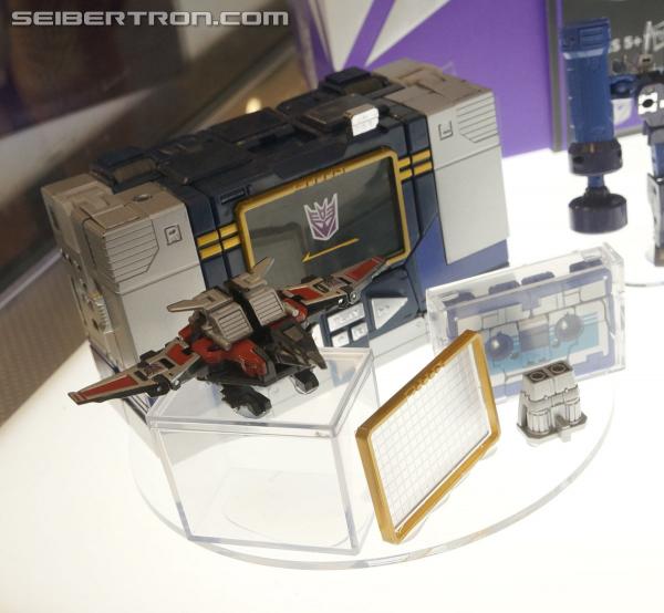 BotCon 2013: Hasbro Display: Masterpieces - Transformers Event: DSC06314a