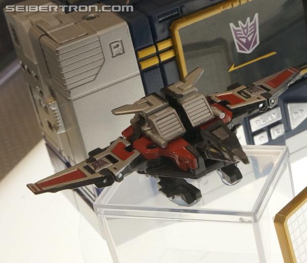 BotCon 2013: Hasbro Display: Masterpieces - Transformers Event: DSC06314b