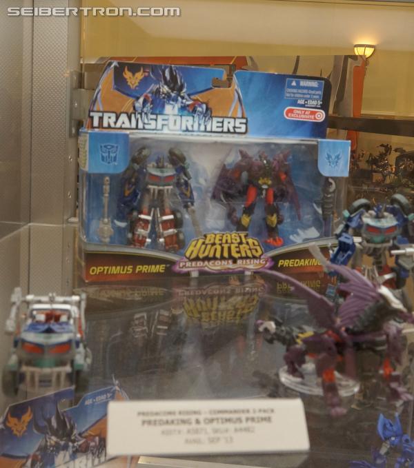 BotCon 2013: Hasbro Display: Beast Hunters and Beast Hunters Predacons Rising - Transformers Event: DSC06507a