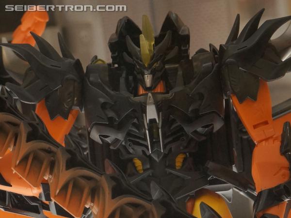 BotCon 2013: Hasbro Display: Beast Hunters and Beast Hunters Predacons Rising - Transformers Event: DSC06538a