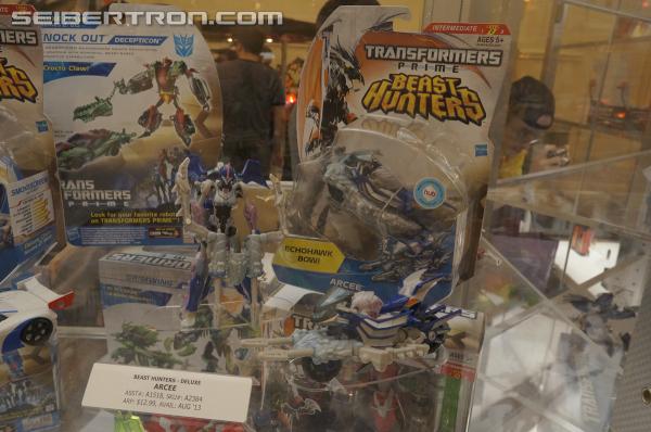 BotCon 2013: Hasbro Display: Beast Hunters and Beast Hunters Predacons Rising - Transformers Event: DSC16363