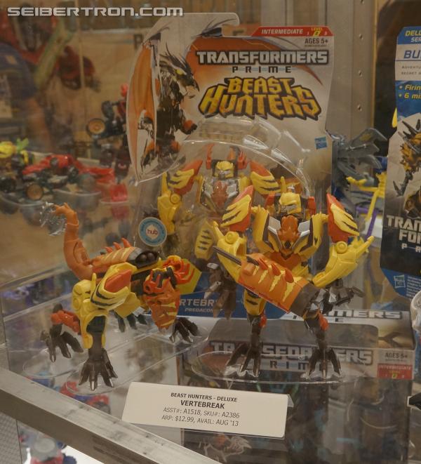BotCon 2013: Hasbro Display: Beast Hunters and Beast Hunters Predacons Rising - Transformers Event: DSC16367a