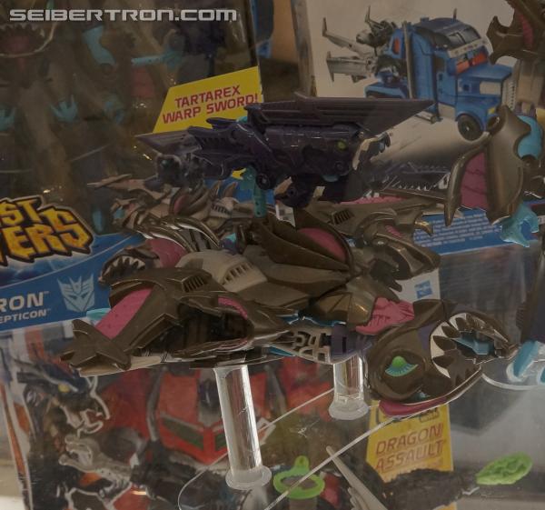 BotCon 2013: Hasbro Display: Beast Hunters and Beast Hunters Predacons Rising - Transformers Event: DSC16372a