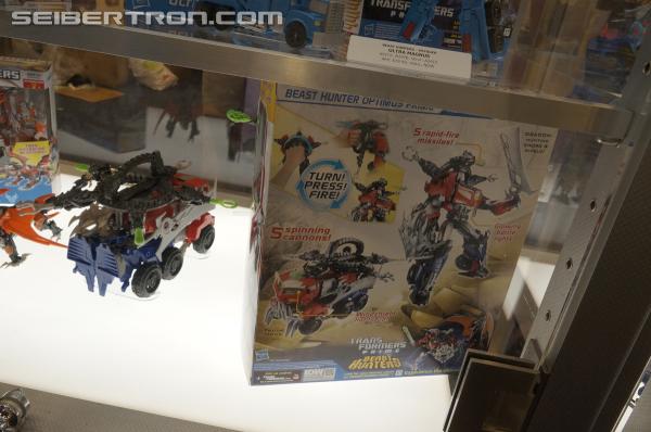 BotCon 2013: Hasbro Display: Beast Hunters and Beast Hunters Predacons Rising - Transformers Event: DSC16448