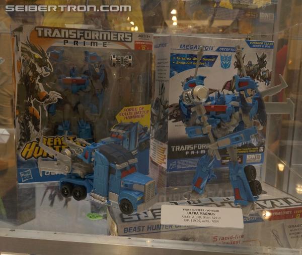 BotCon 2013: Hasbro Display: Beast Hunters and Beast Hunters Predacons Rising - Transformers Event: DSC16449