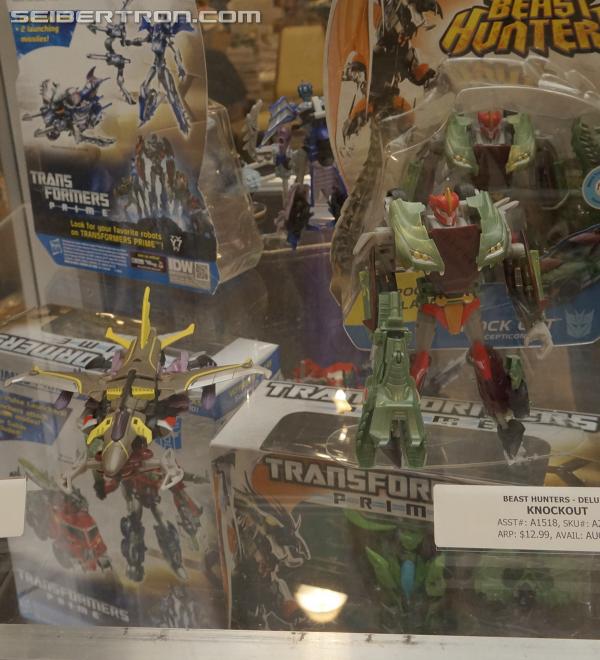 BotCon 2013: Hasbro Display: Beast Hunters and Beast Hunters Predacons Rising - Transformers Event: DSC16453a